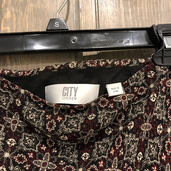 DKNY Skirt with Ruffled Hemline - Picture 3 of 3